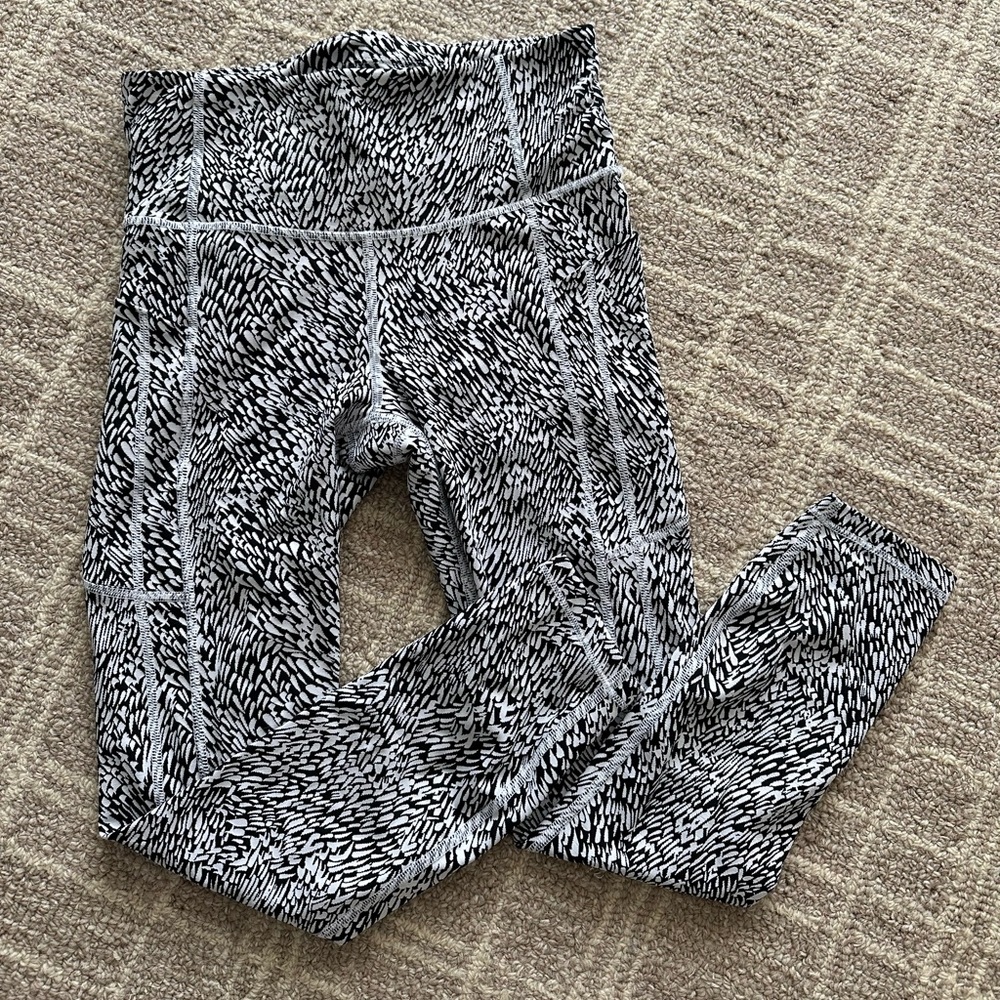 Athleta Monochrome Patterned Leggings